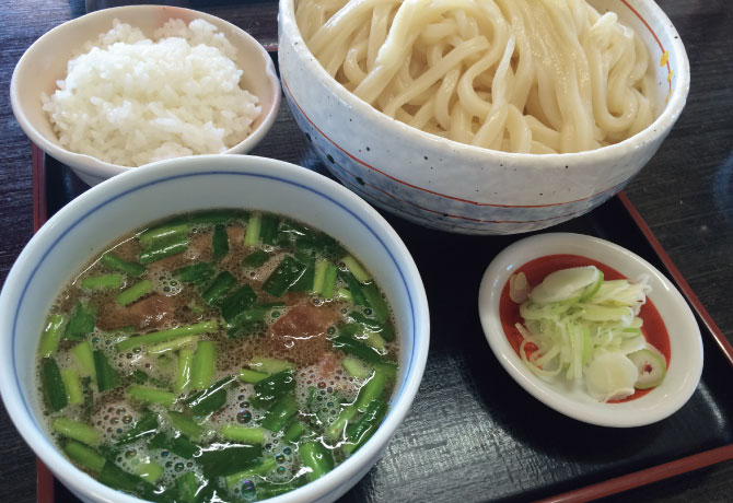 鴻巣うどん房わらくこってりもつ汁うどん